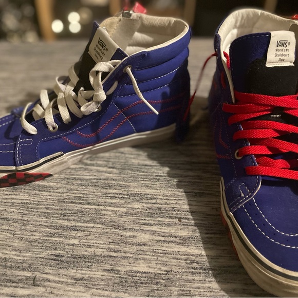 Vans - Picture 2 of 6